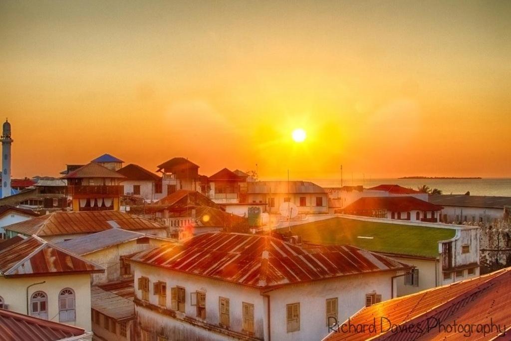 Red Sun Lodge Kokoni Ngambo Εξωτερικό φωτογραφία