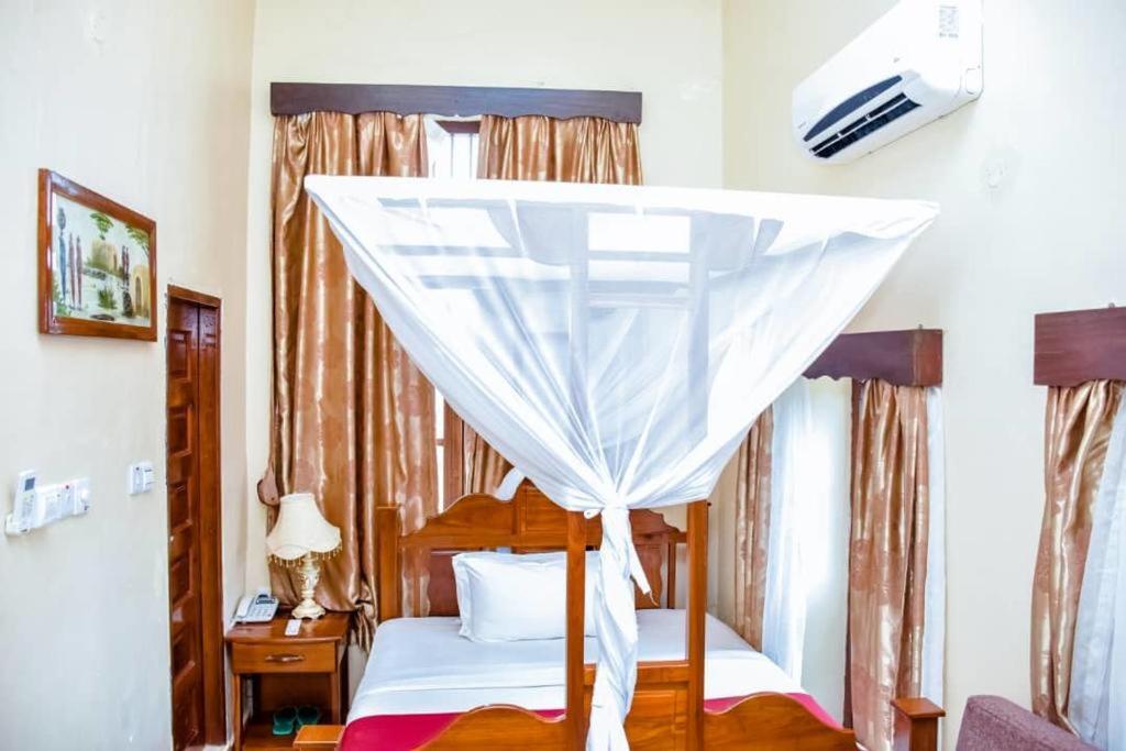 Red Sun Lodge Kokoni Ngambo Εξωτερικό φωτογραφία