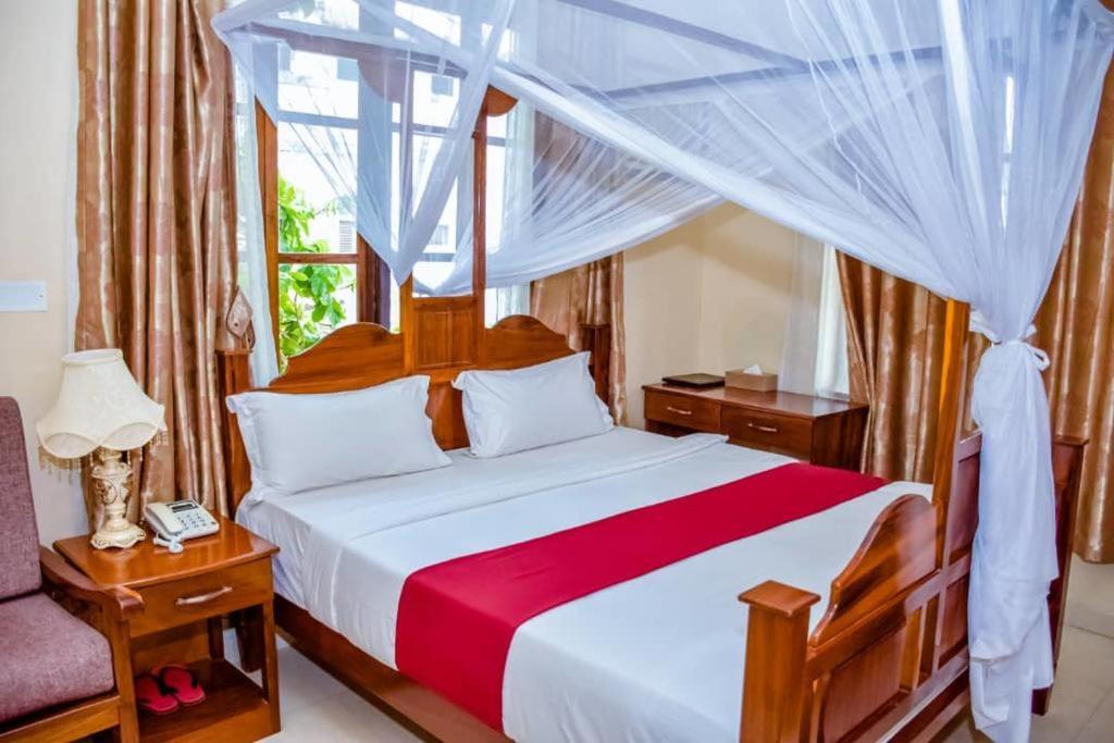 Red Sun Lodge Kokoni Ngambo Εξωτερικό φωτογραφία
